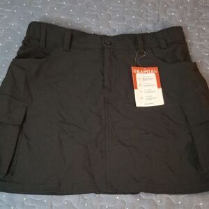 Gradual Women's Black Skort size small NWT
